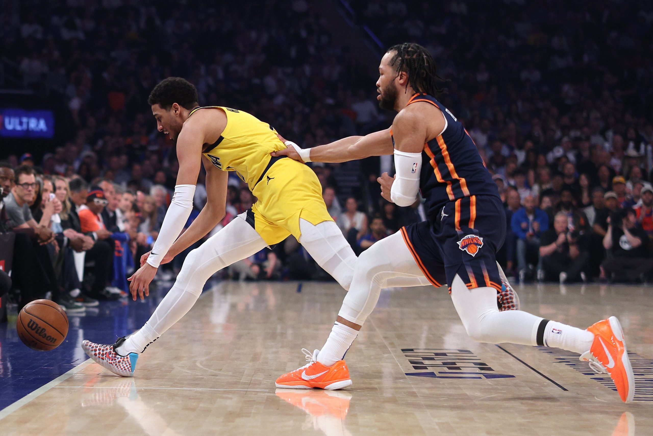 Tyrese Haliburton of the Indiana Pacers chases a loose ball