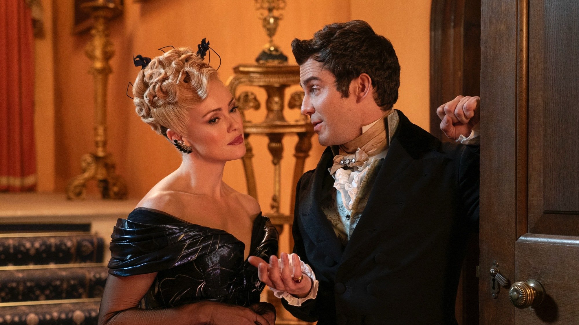 Hannah New as Lady Tilley Arnold and Luke Thompson as Benedict Bridgerton in "Bridgerton."