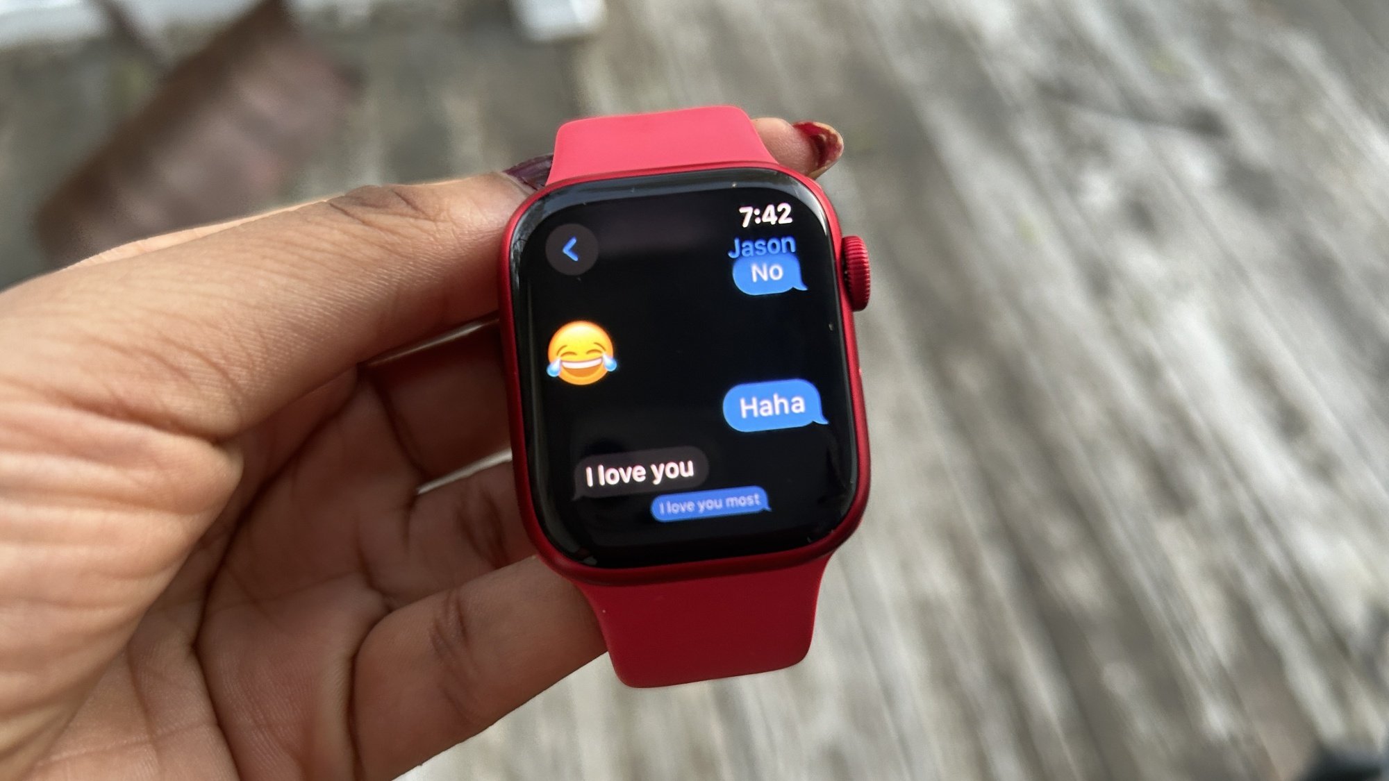 Apple Watch Series 9 text conversation