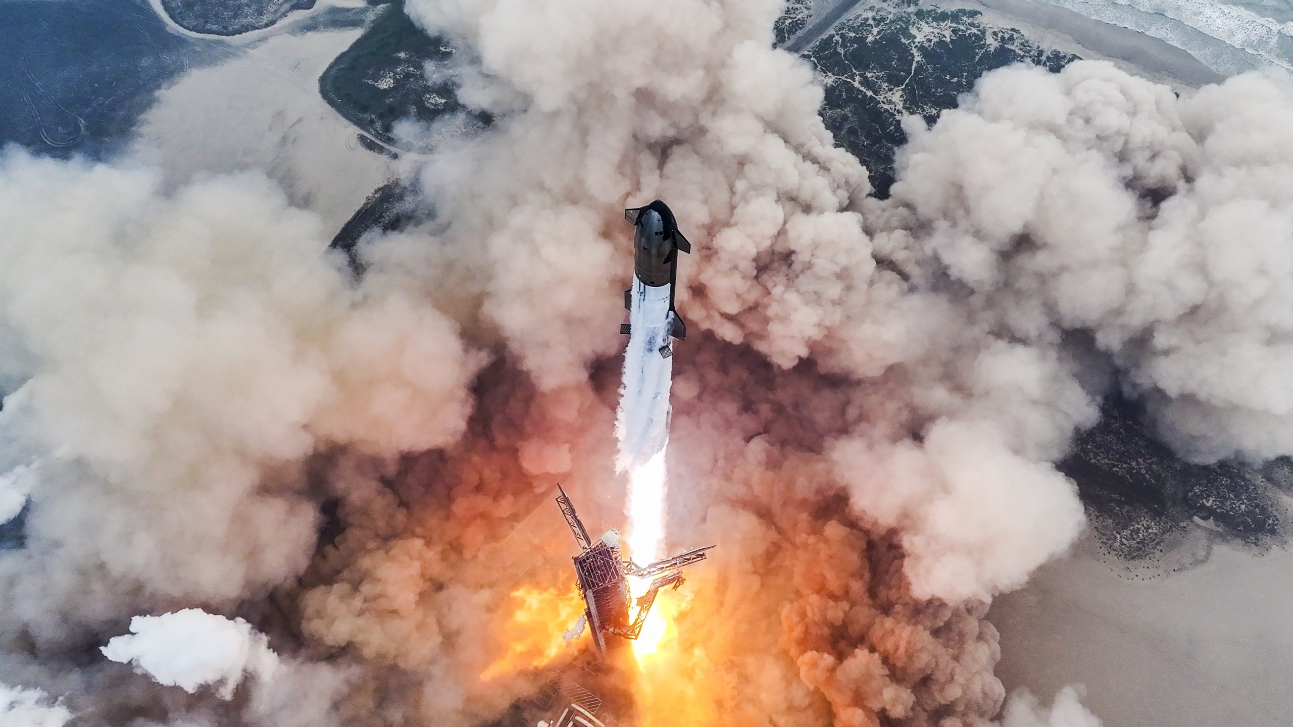 SpaceX's Starship lifting off on fourth test flight