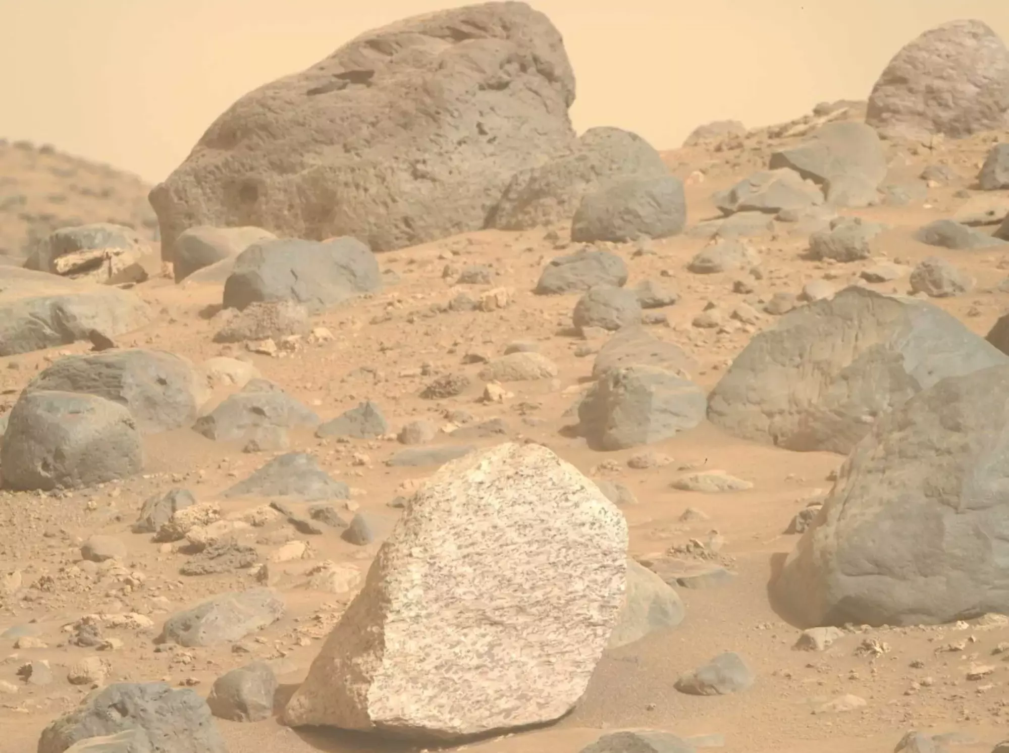 Rover taking a closer look at Atoco Point boulder