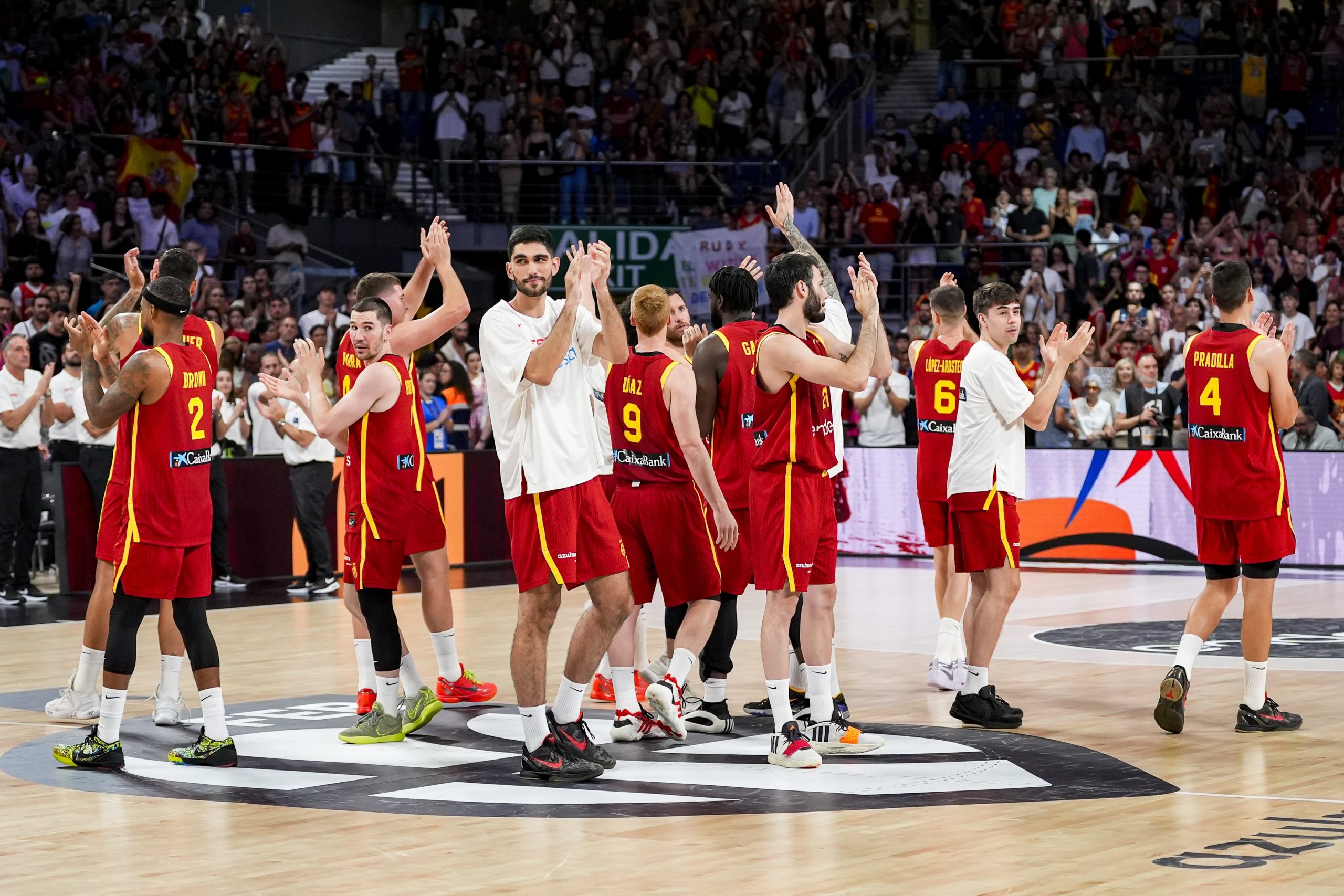  Spanish team celebrates at the end of the Basketball International Friendly match between Spain and Puerto Rico