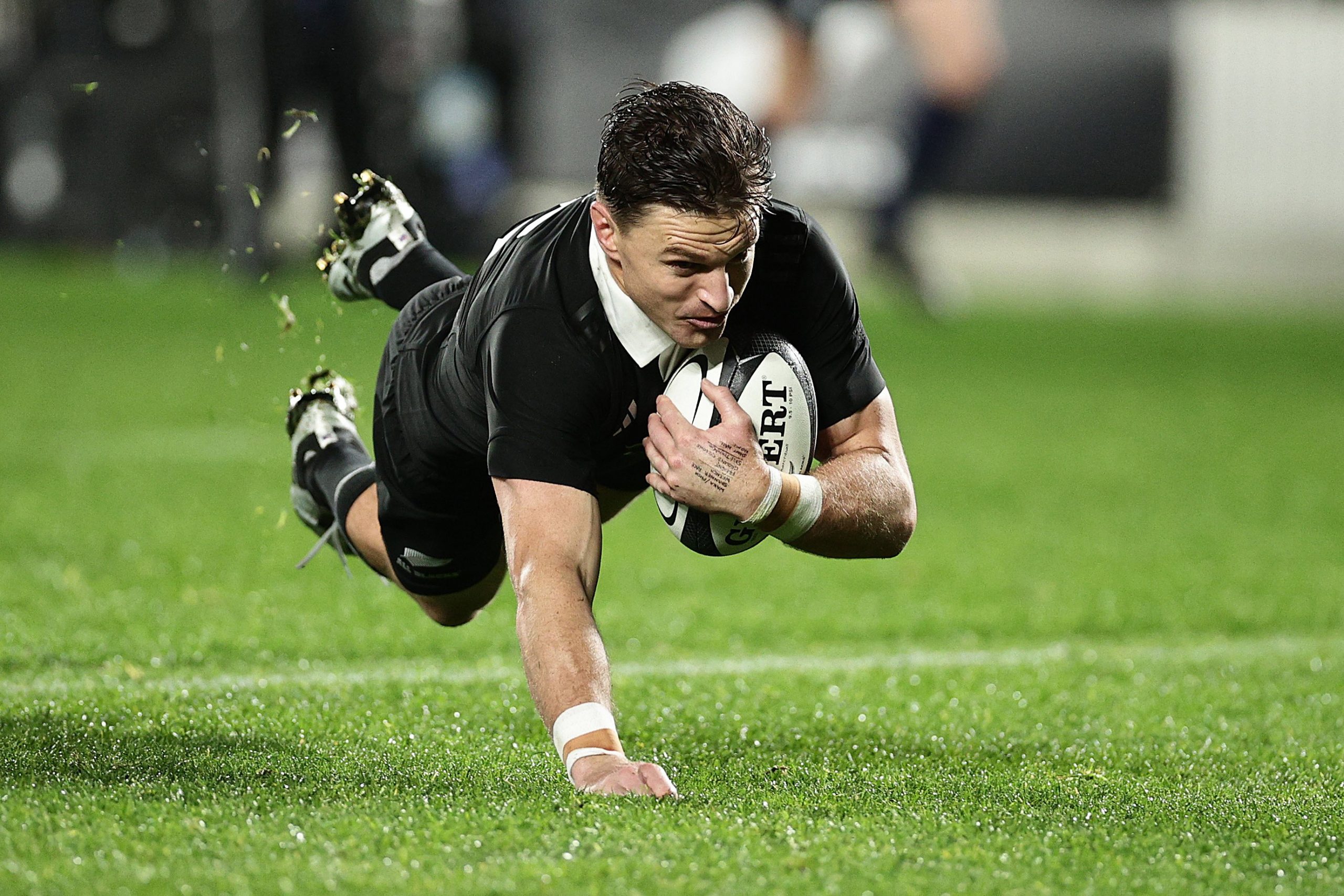 Beauden Barrett of New Zealand scores a try