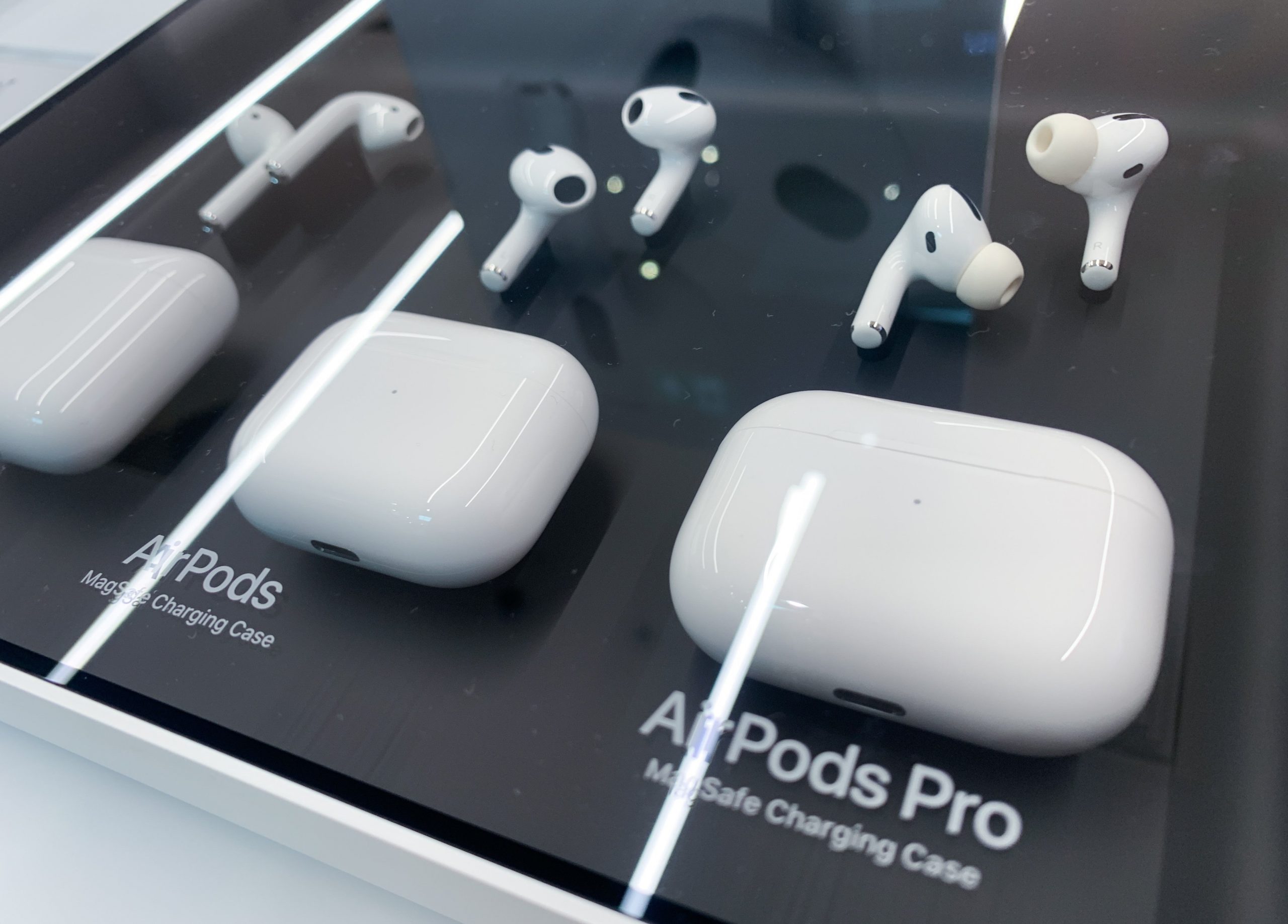 AirPods and AIrPods Pro