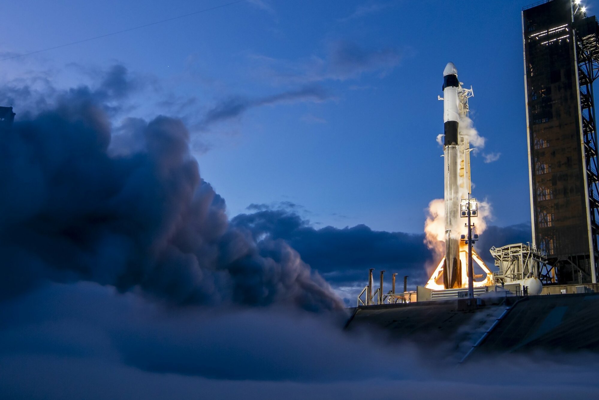 Falcon 9 readying for Polaris Dawn mission launch