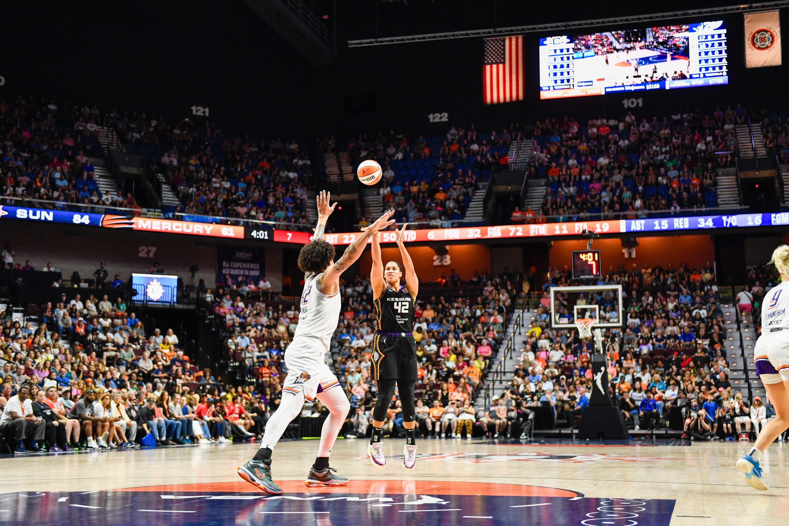 Connecticut Sun forward Brionna Jones shoots the ball 