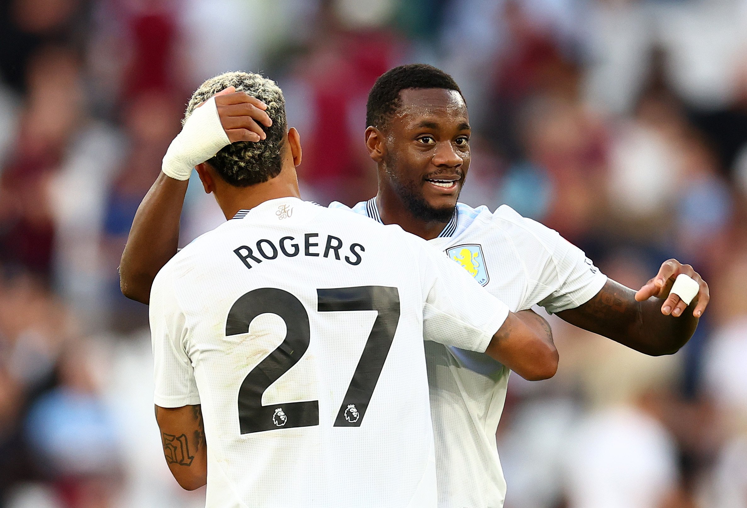 Jhon Duran and Morgan Rogers of Aston Villa celebrate