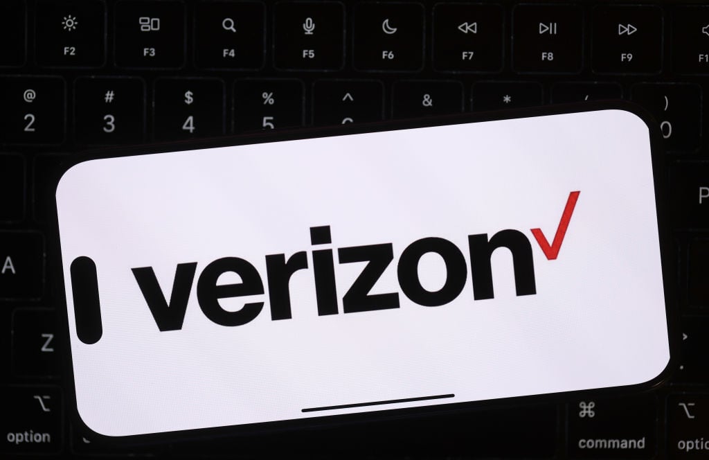 Verizon logo on phone screen