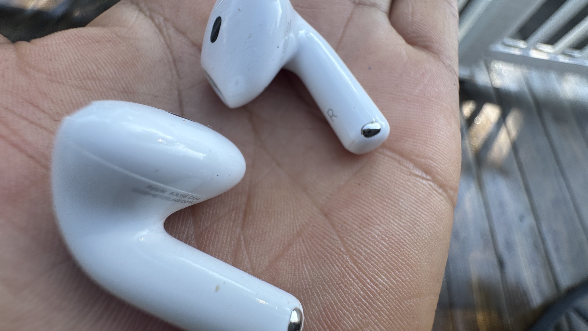 AirPods 4