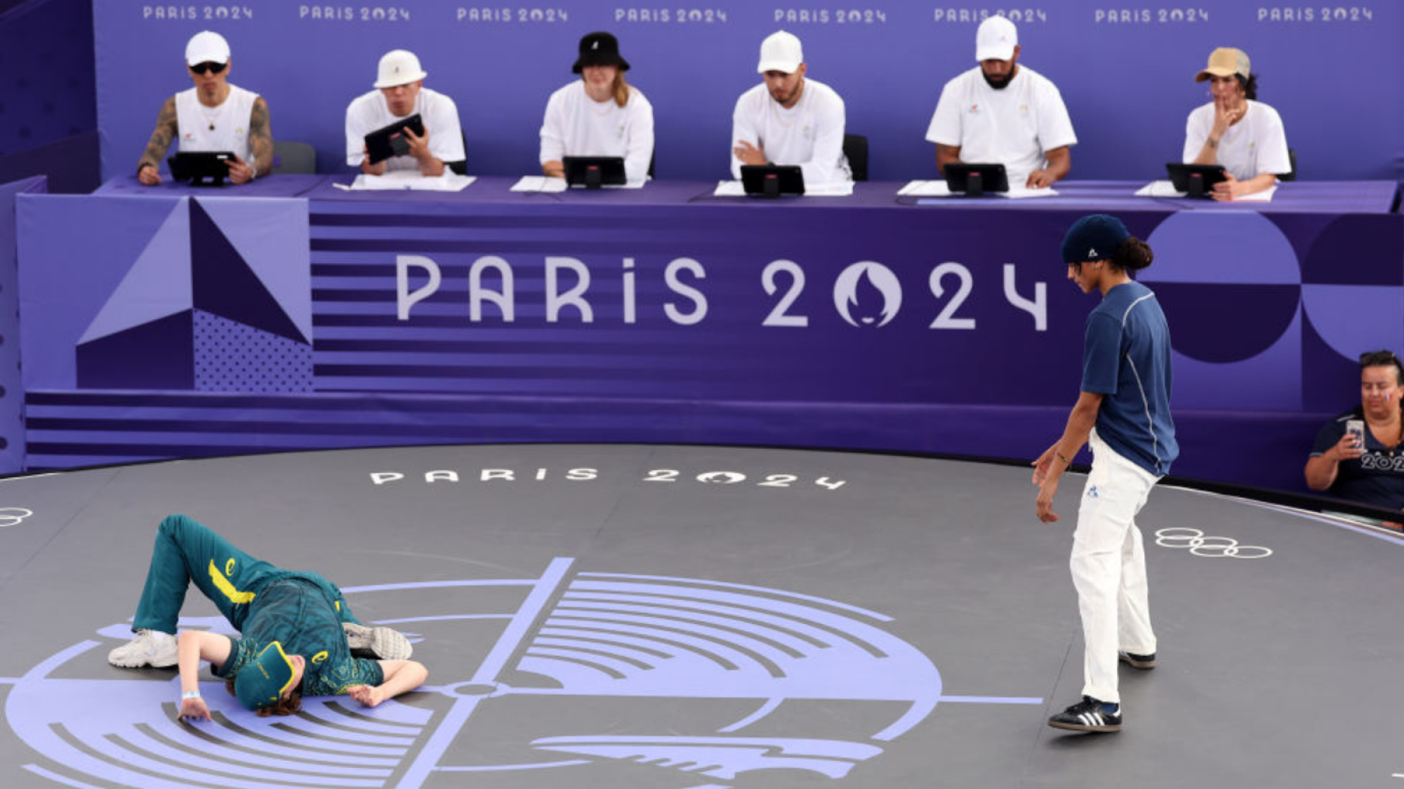 Raygun competing against Syssy of Team France during the Paris Olympics.