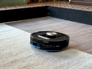 shark power detect robot vacuum lifting mopping pads over carpet