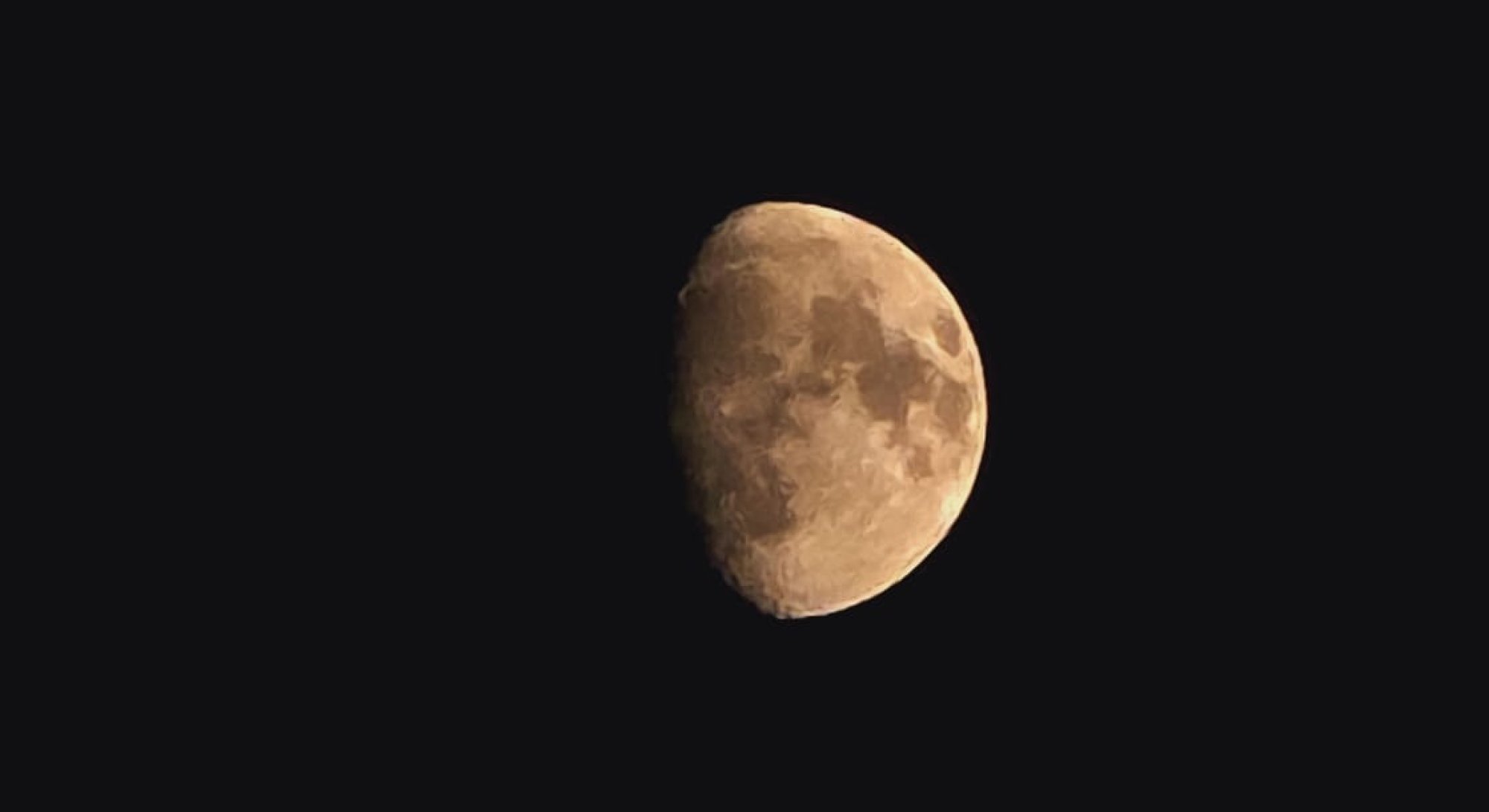 Samsung Galaxy S24 Ultra moon shot