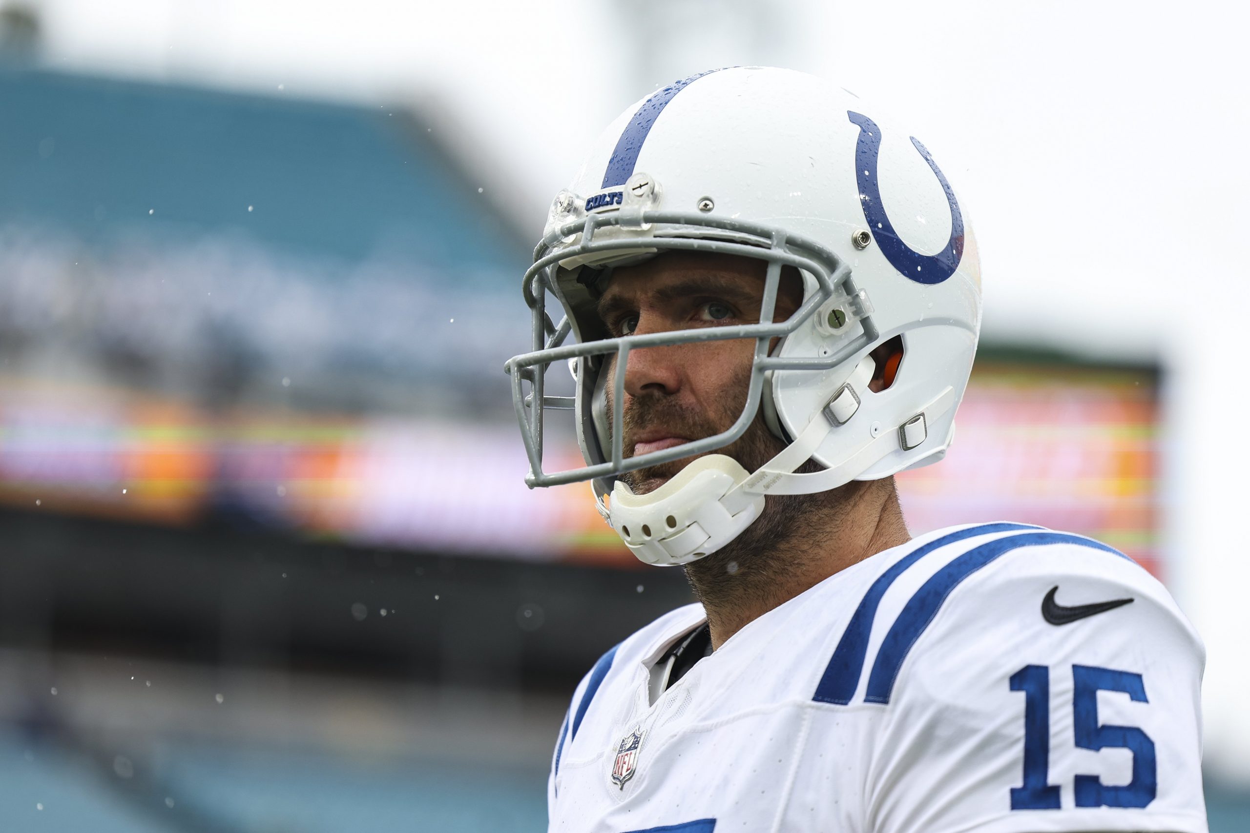 Joe Flacco of the Indianapolis Colts warms up