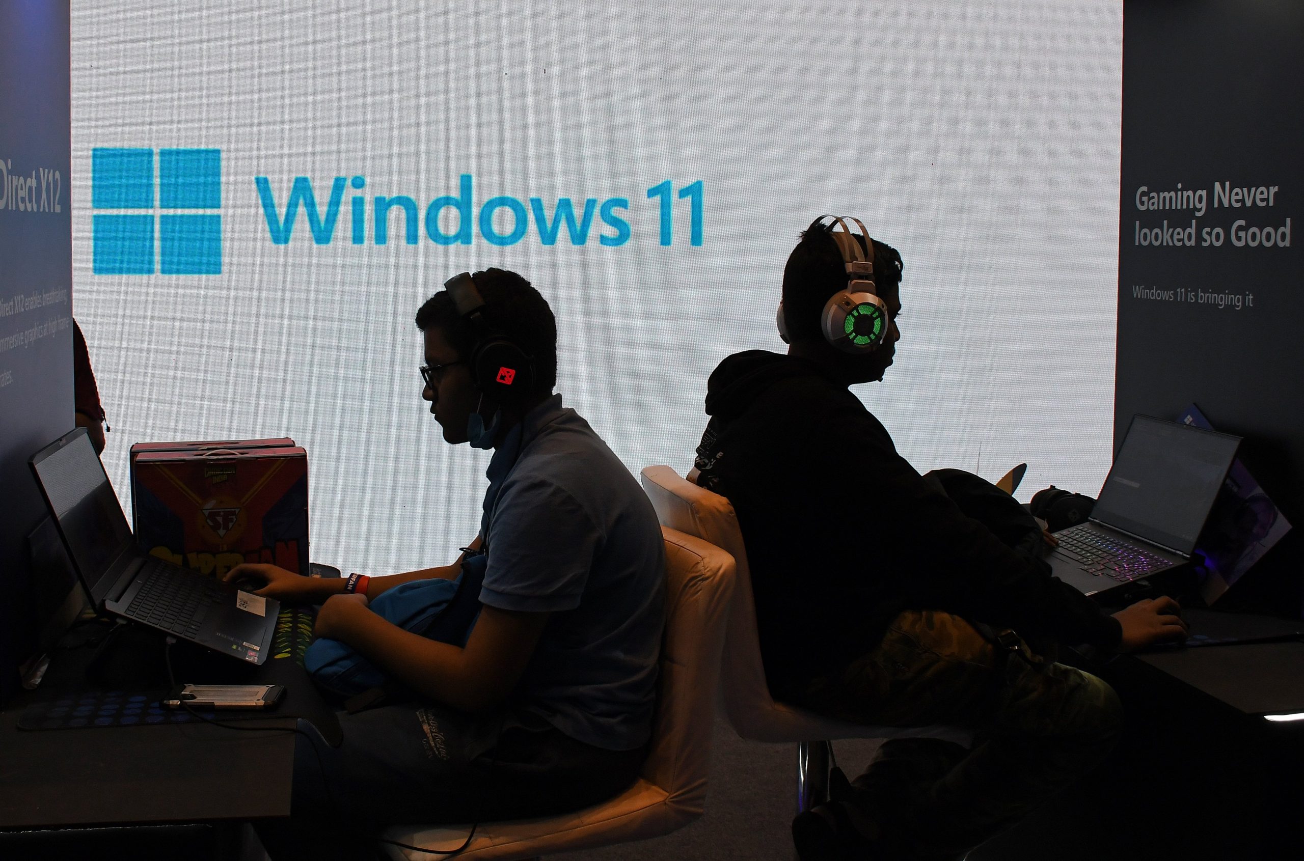 Windows 11 logo and gamers