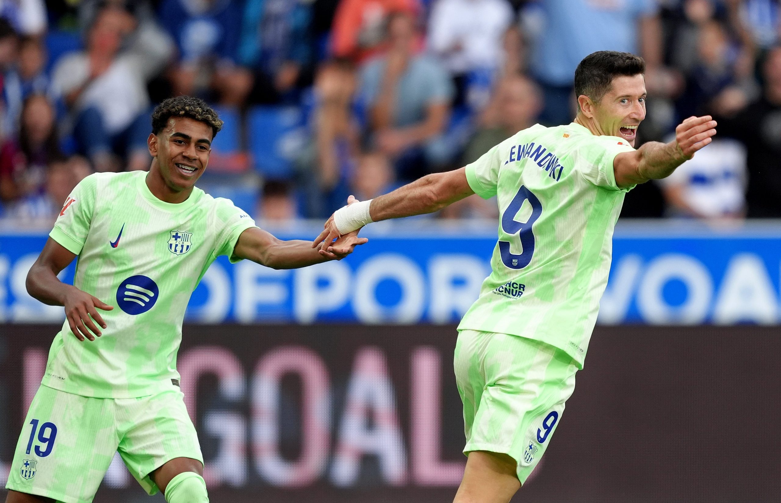 Robert Lewandowski of FC Barcelona celebrates