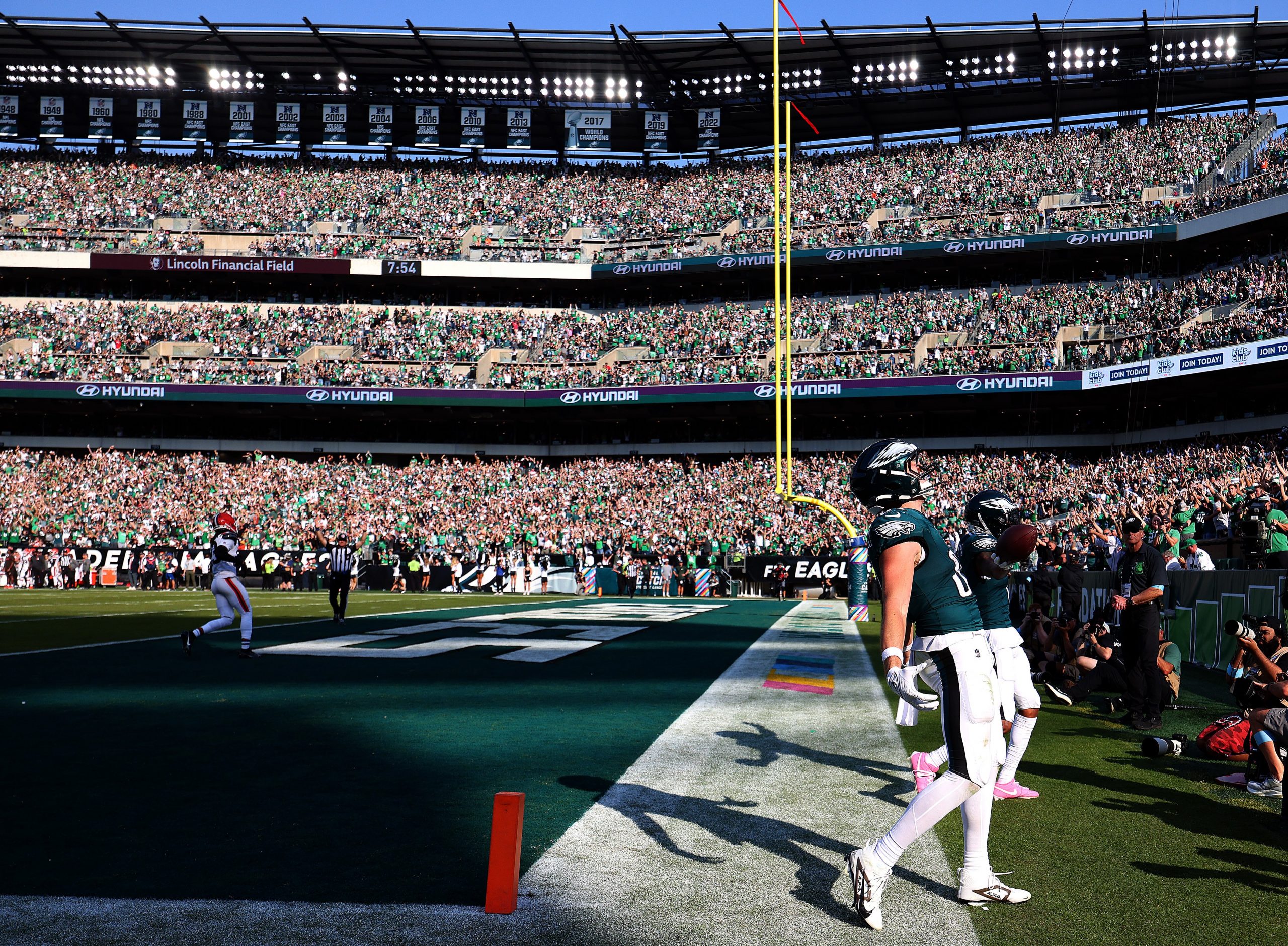 DeVonta Smith #6 of the Philadelphia Eagles celebrates