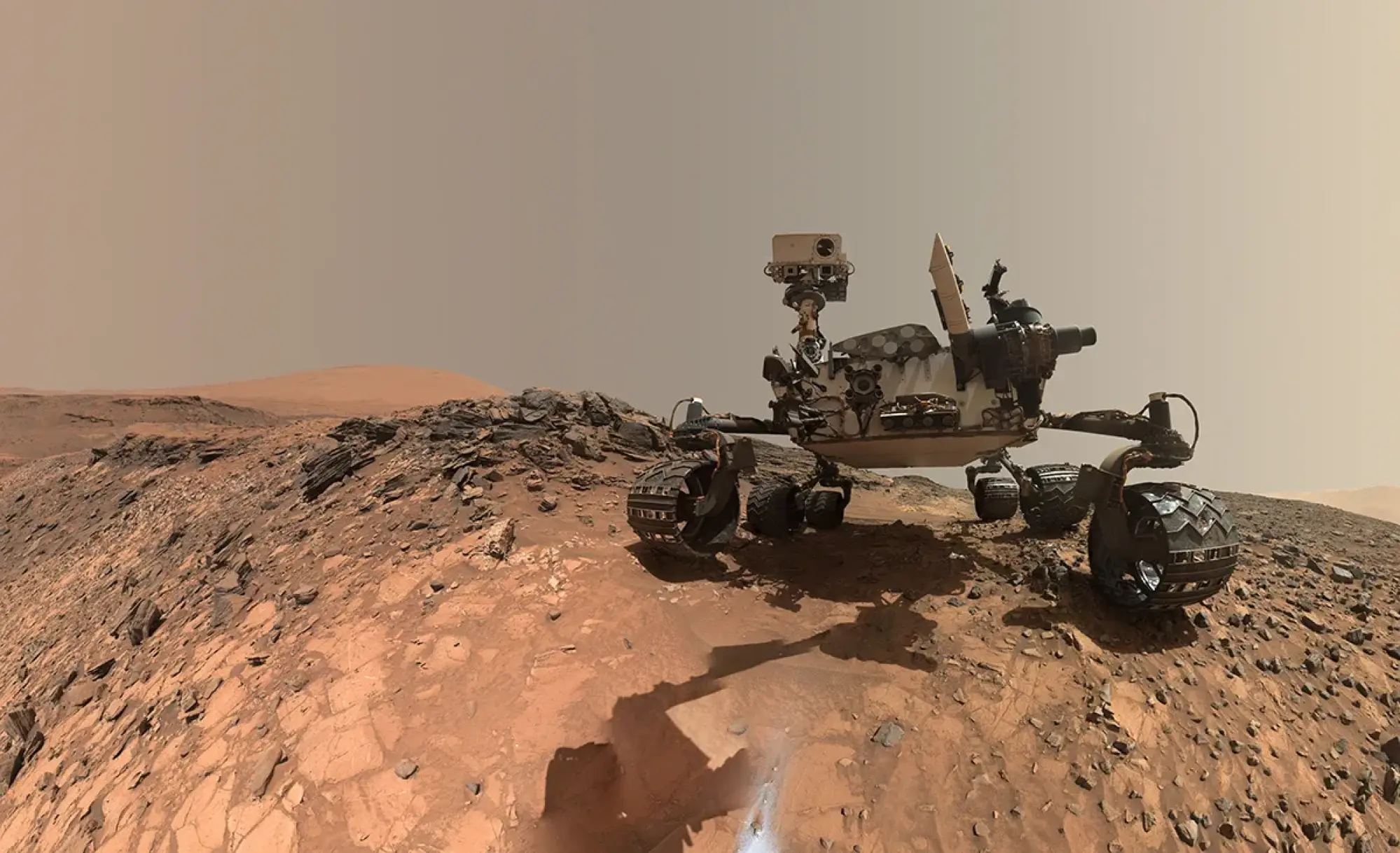 Curiosity snapping a selfie on Mars