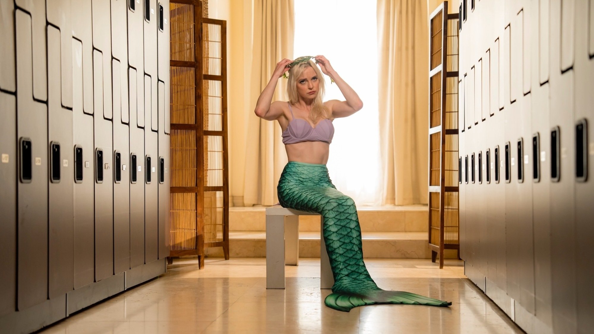 Anna Faris dressed as a mermaid for a true crime re-enactment in "It's Florida, Man."